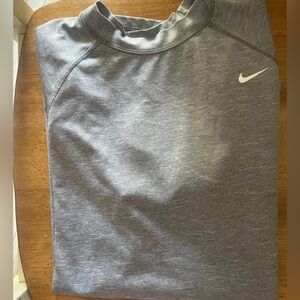 NiKE dry fit t shirt